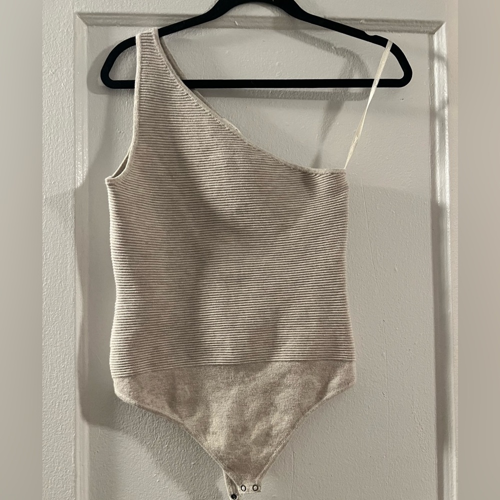 Abercrombie & Fitch One-shoulder bodysuit